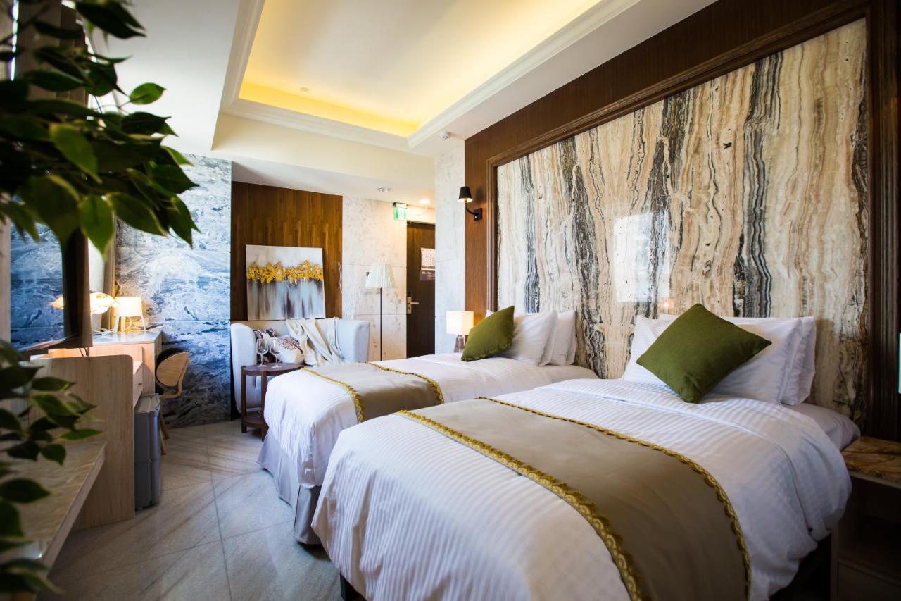 Hotel Maple Taiwan Boulevard Тайджун Екстериор снимка