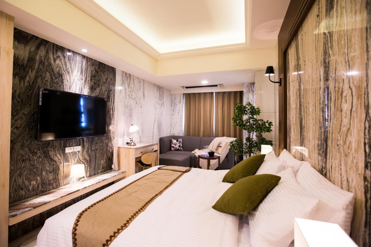 Hotel Maple Taiwan Boulevard Тайджун Екстериор снимка